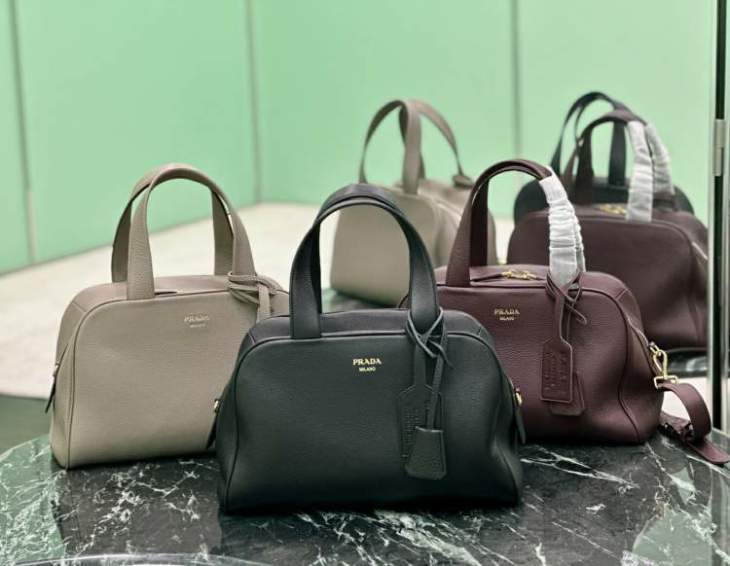 Picture of Prada Handbags _SKUfw221094550fw